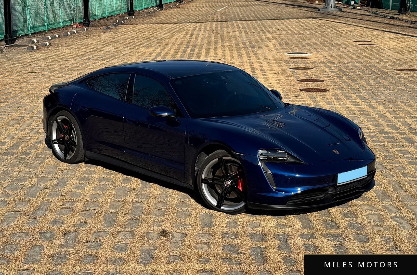 Porsche Taycan 2021 — миниатюра 3