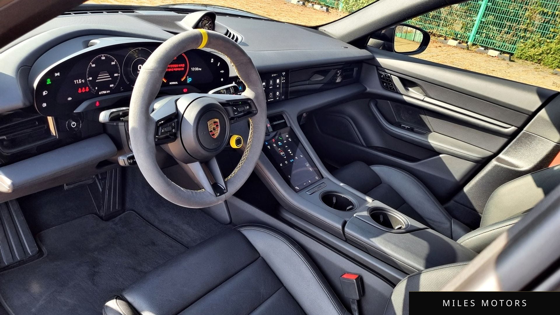 Porsche Taycan 2021 — миниатюра 12