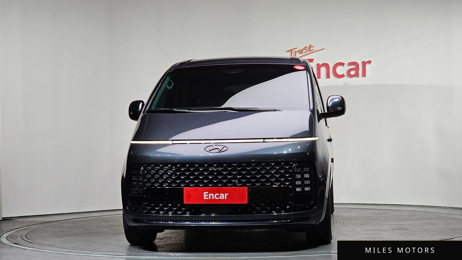 Hyundai Staria 2023 — миниатюра 3