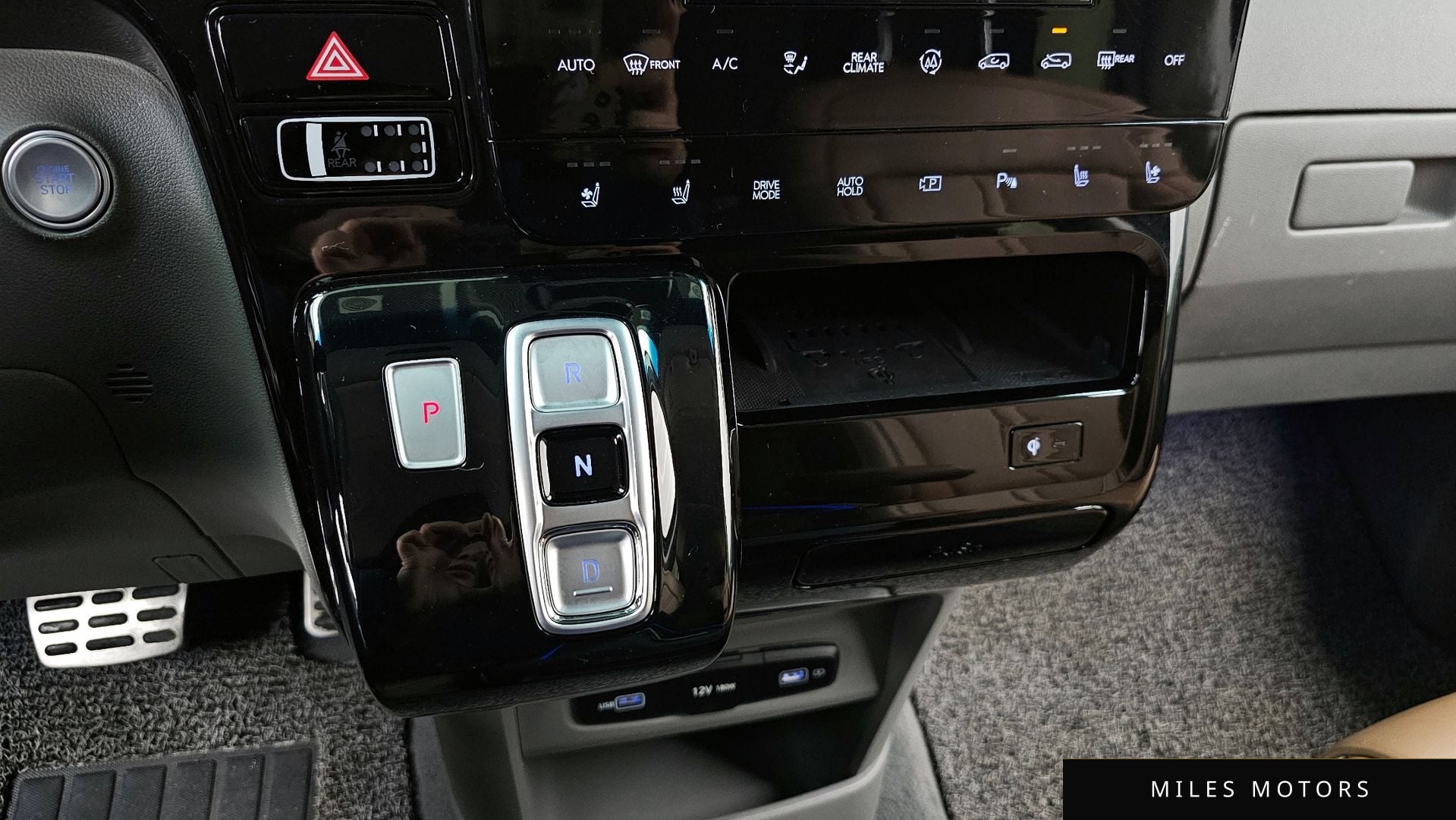 Hyundai Staria 2023 — миниатюра 9