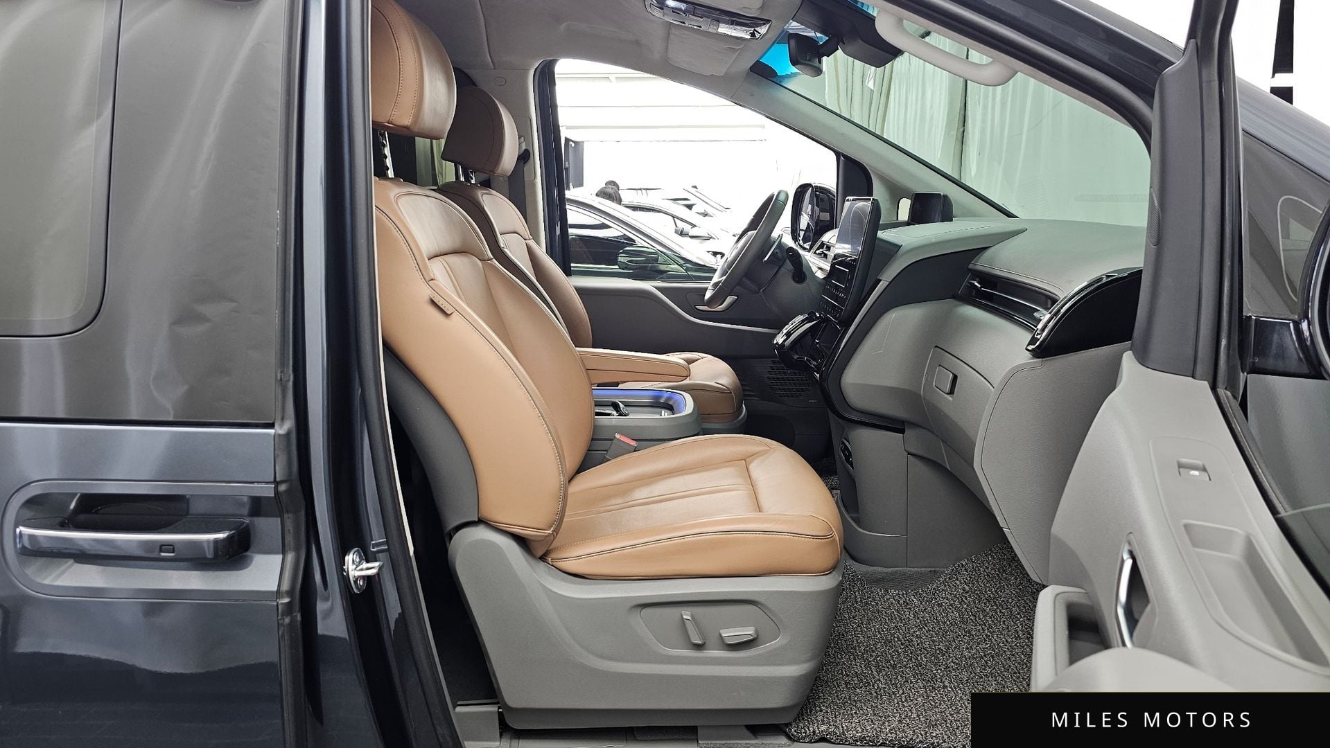 Hyundai Staria 2023 — миниатюра 11