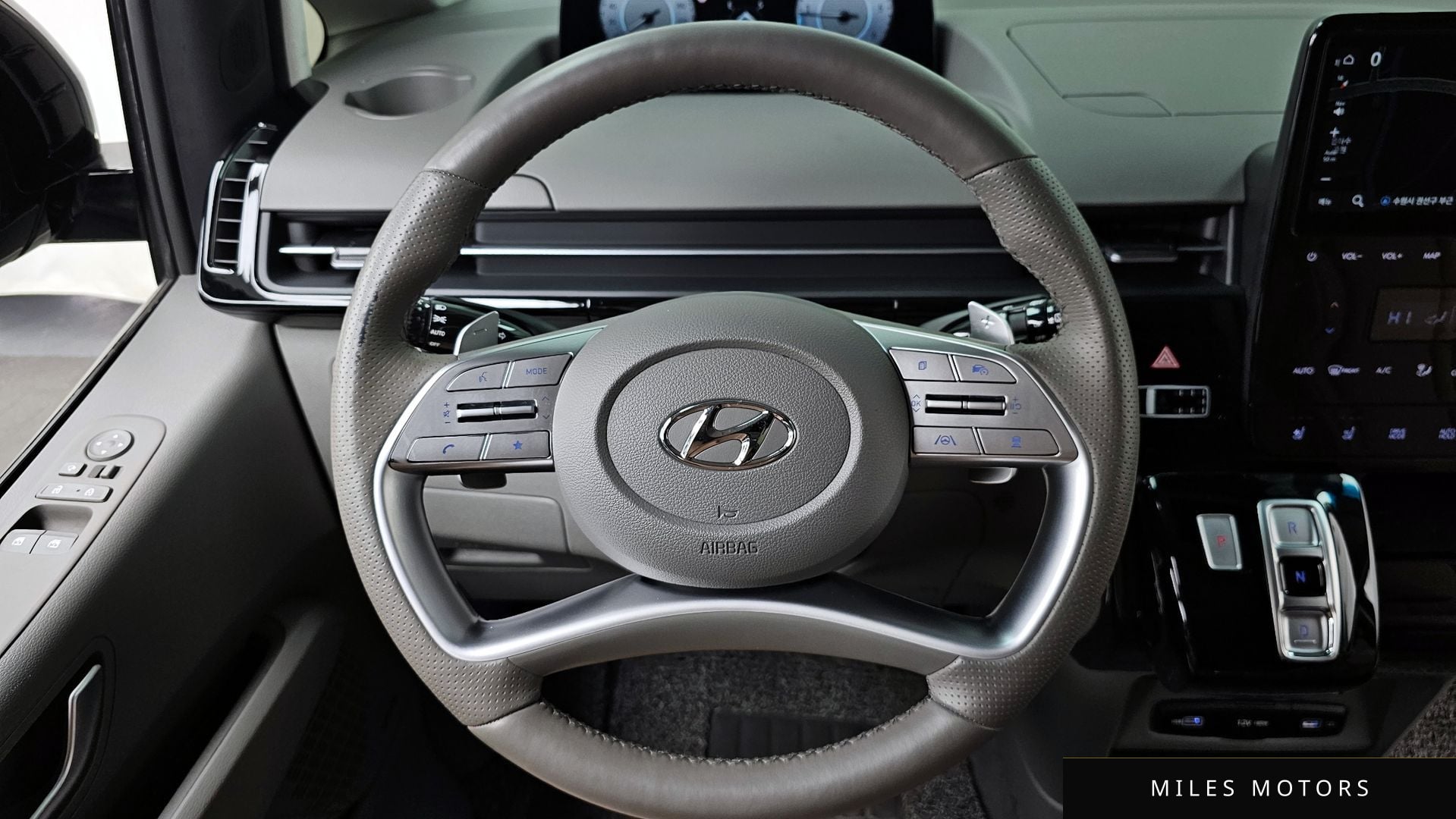 Hyundai Staria 2023 — миниатюра 13