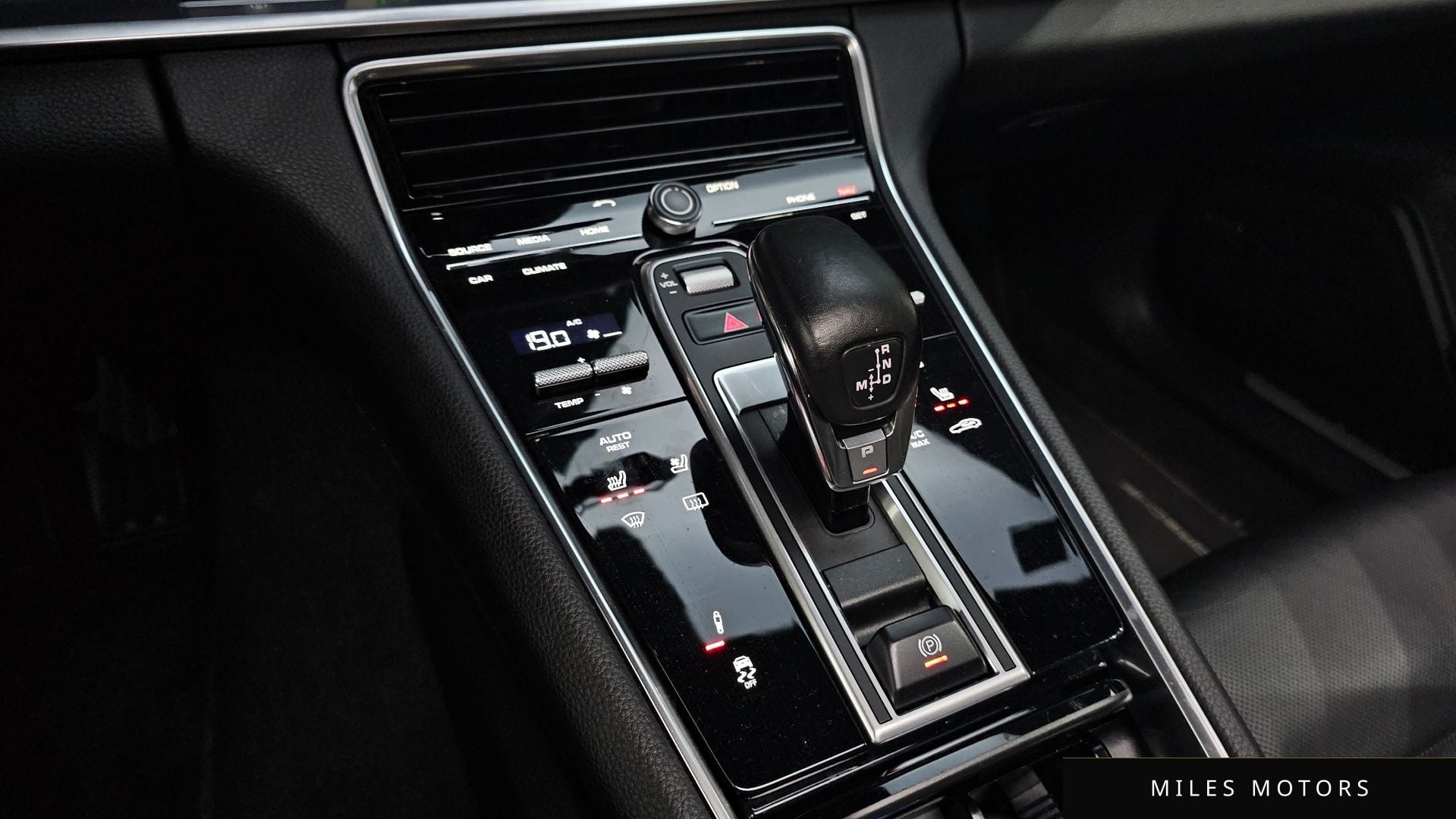 Porsche Panamera 2018 — миниатюра 9