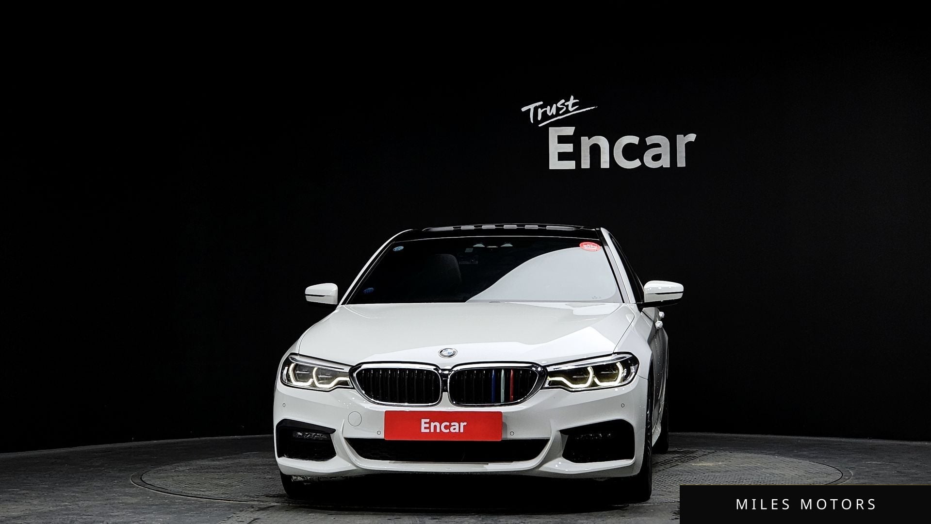 BMW 5 Series (G30) 2019 — миниатюра 3