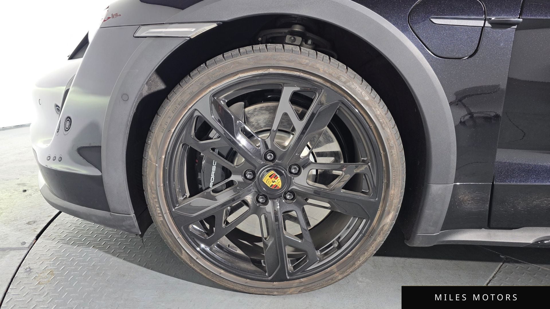 Porsche Taycan 2022 — миниатюра 4