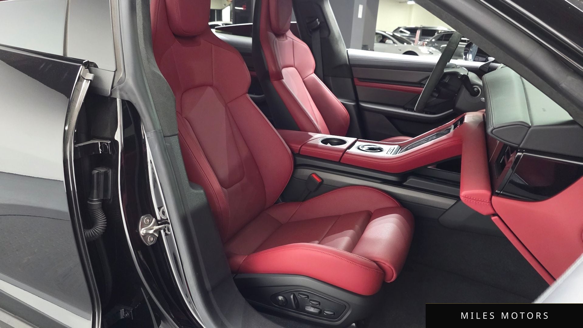 Porsche Taycan 2022 — миниатюра 9