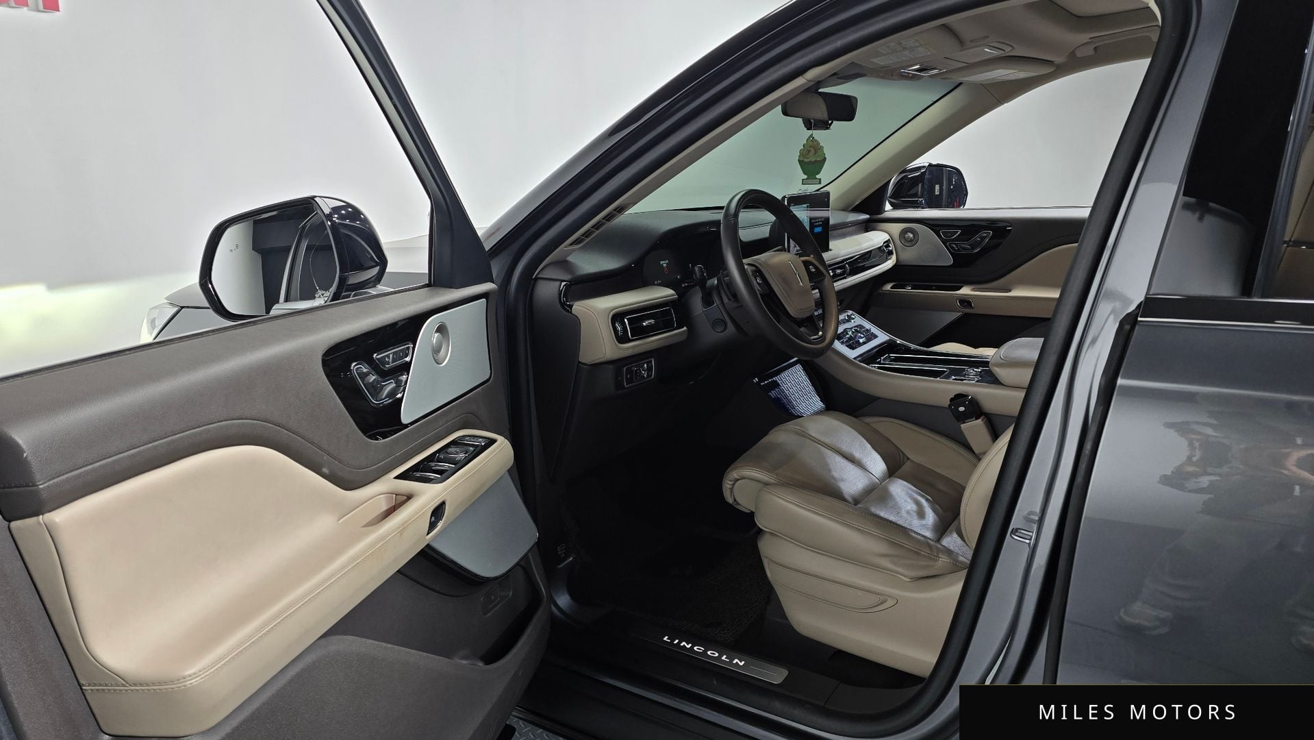 Lincoln Aviator 2023 — миниатюра 10