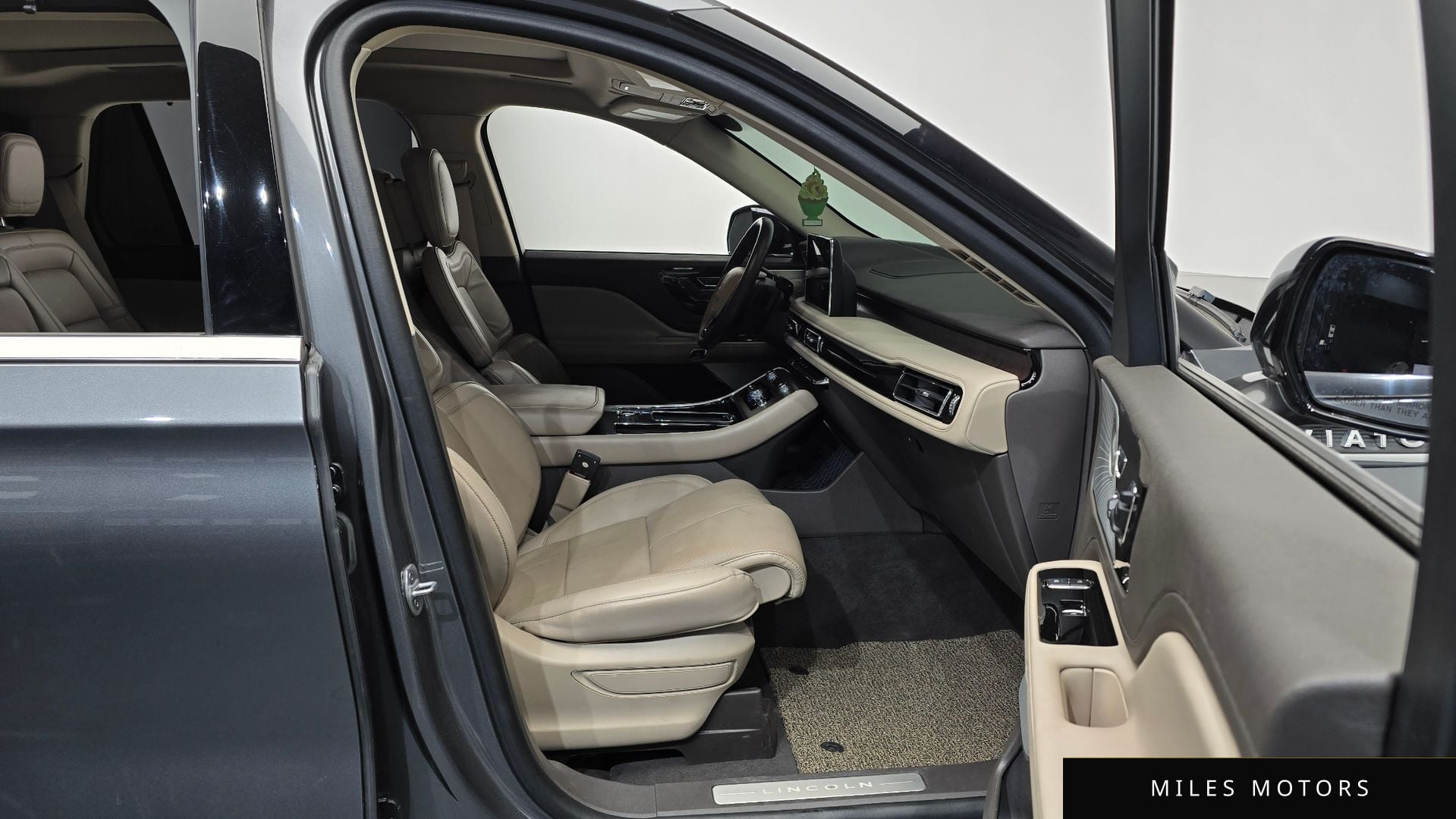 Lincoln Aviator 2023 — миниатюра 11