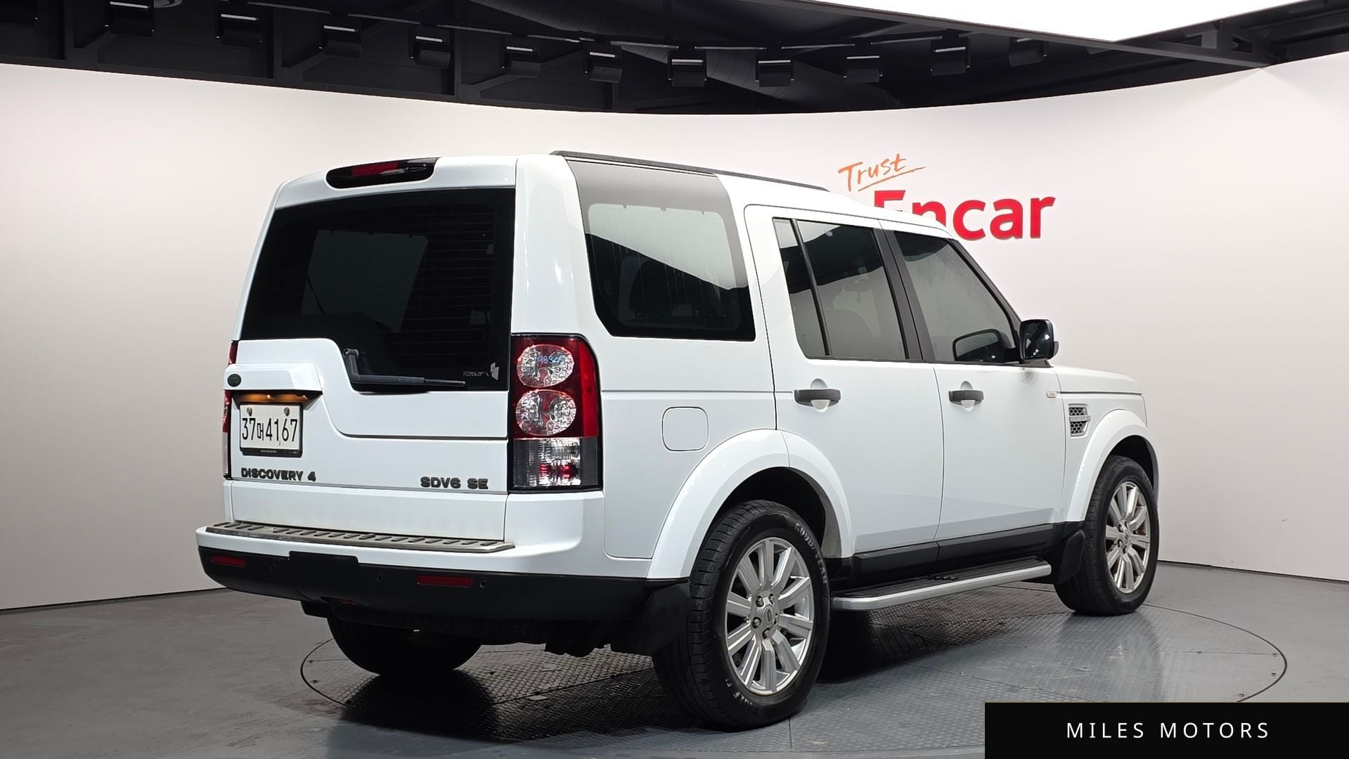 Land Rover Discovery 2013 — миниатюра 2