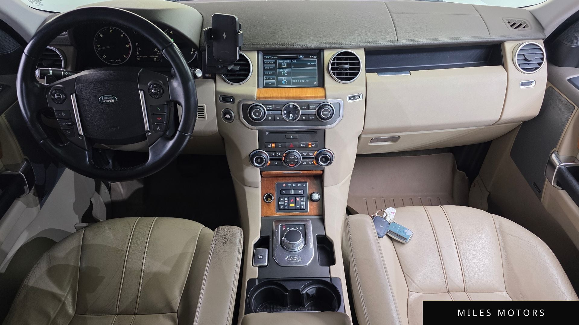 Land Rover Discovery 2013 — миниатюра 7