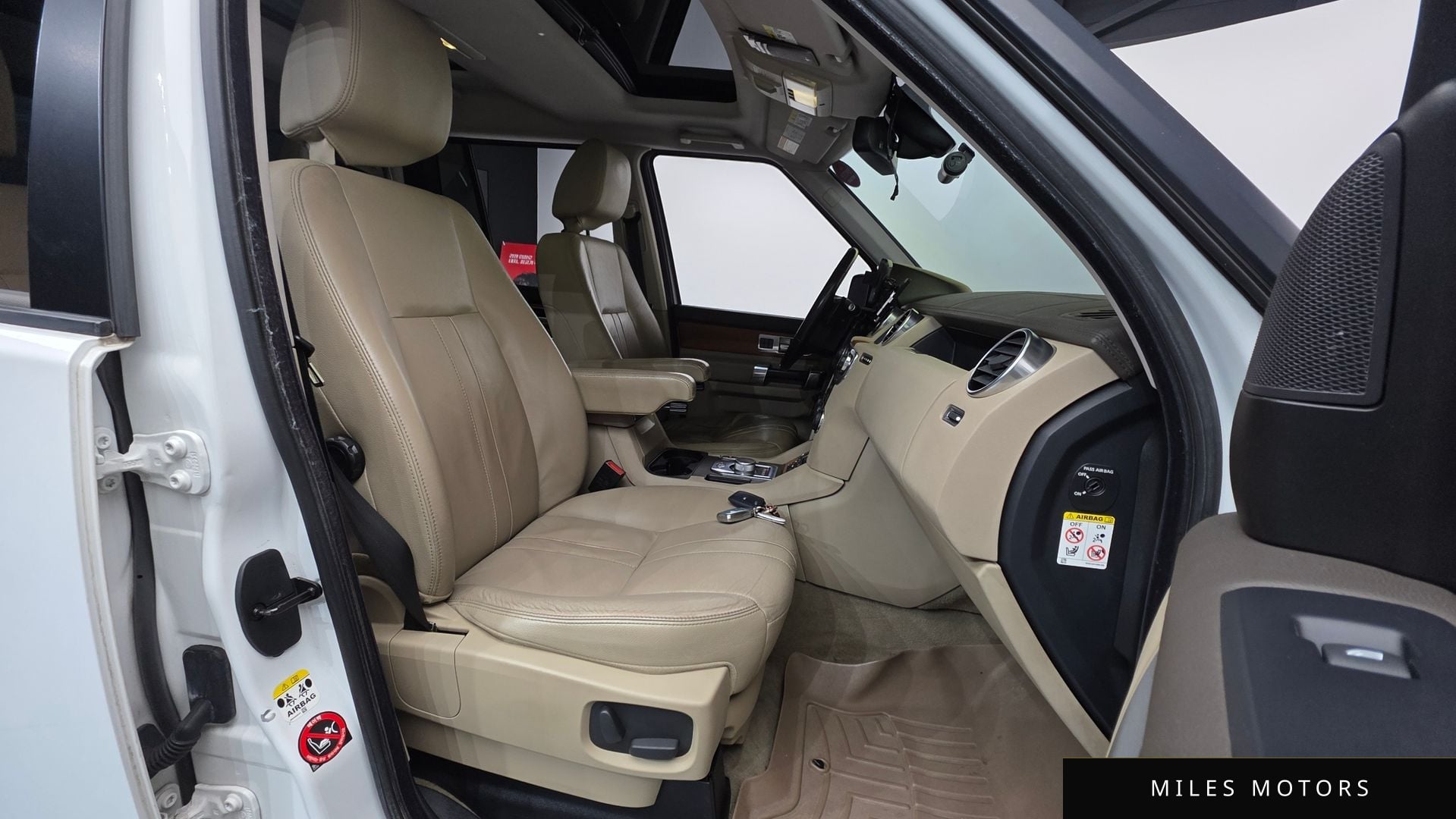 Land Rover Discovery 2013 — миниатюра 10