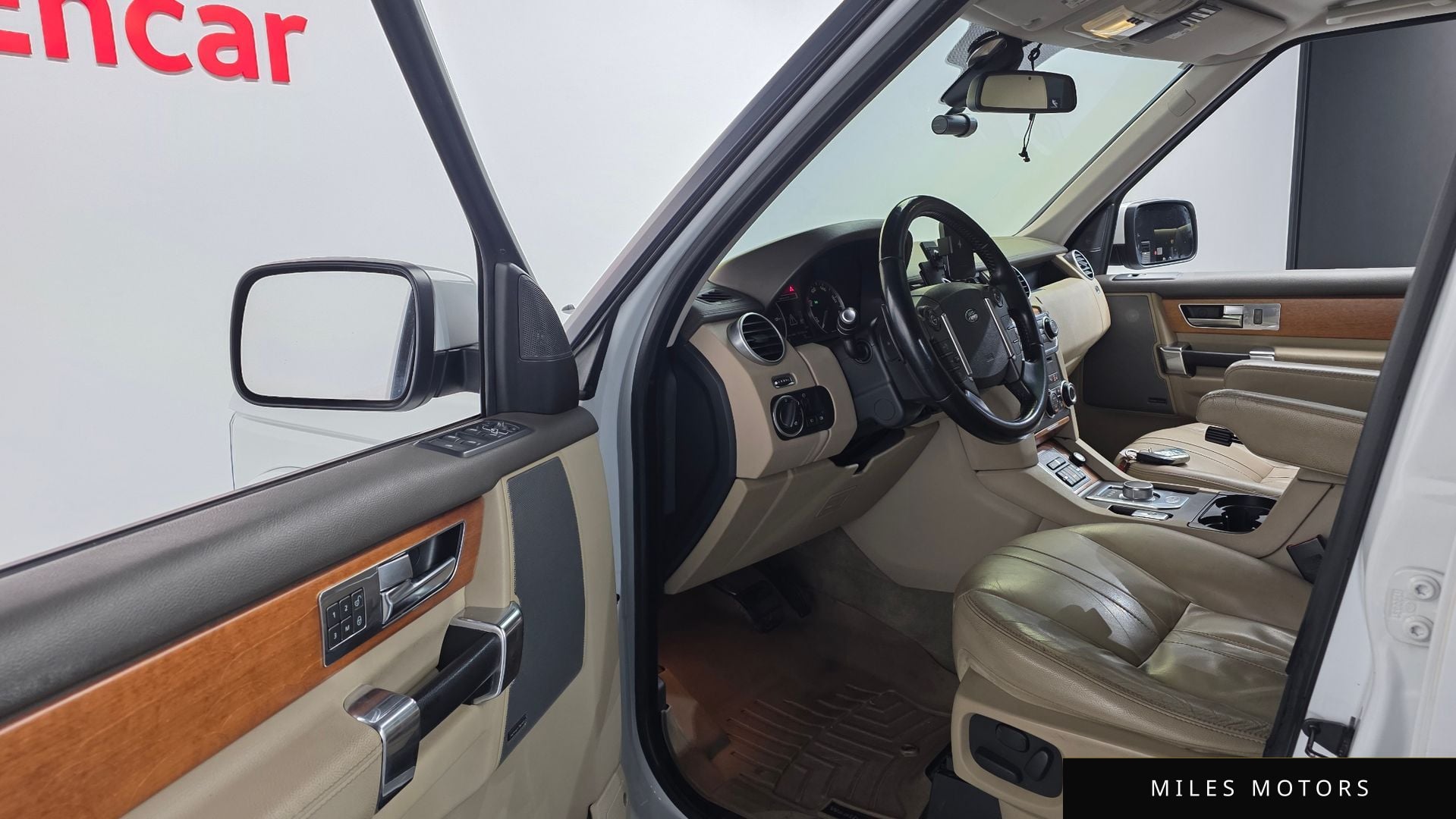 Land Rover Discovery 2013 — миниатюра 12