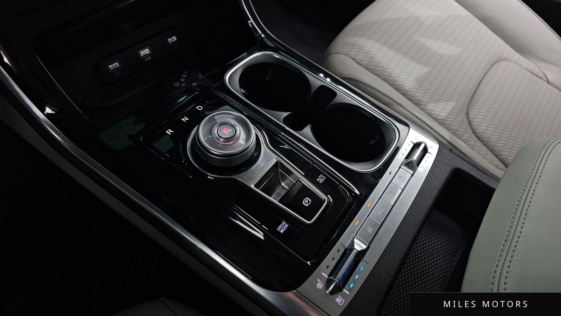 Kia Carnival 2023 — миниатюра 9