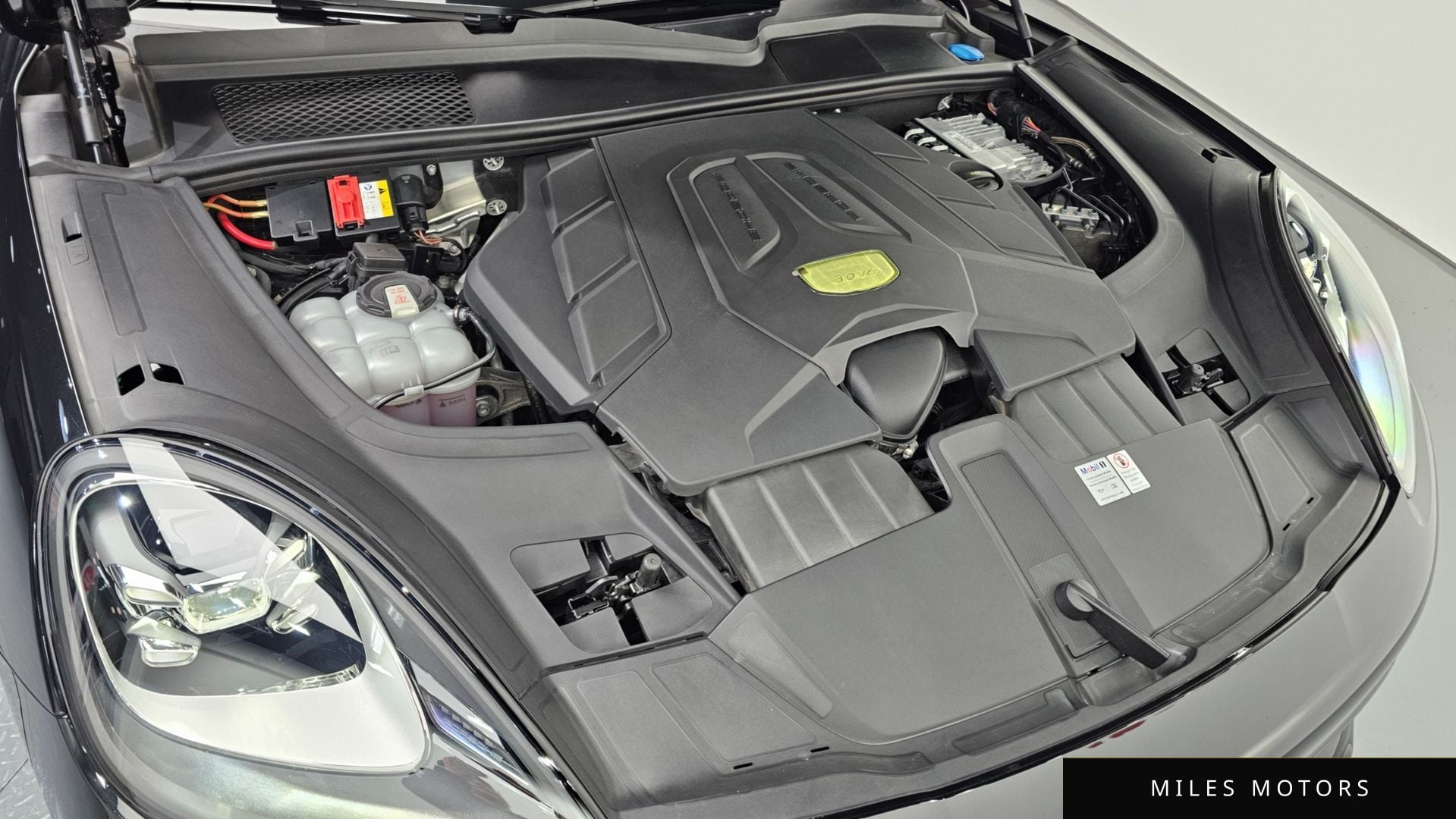 Porsche Cayenne 2023 — миниатюра 6