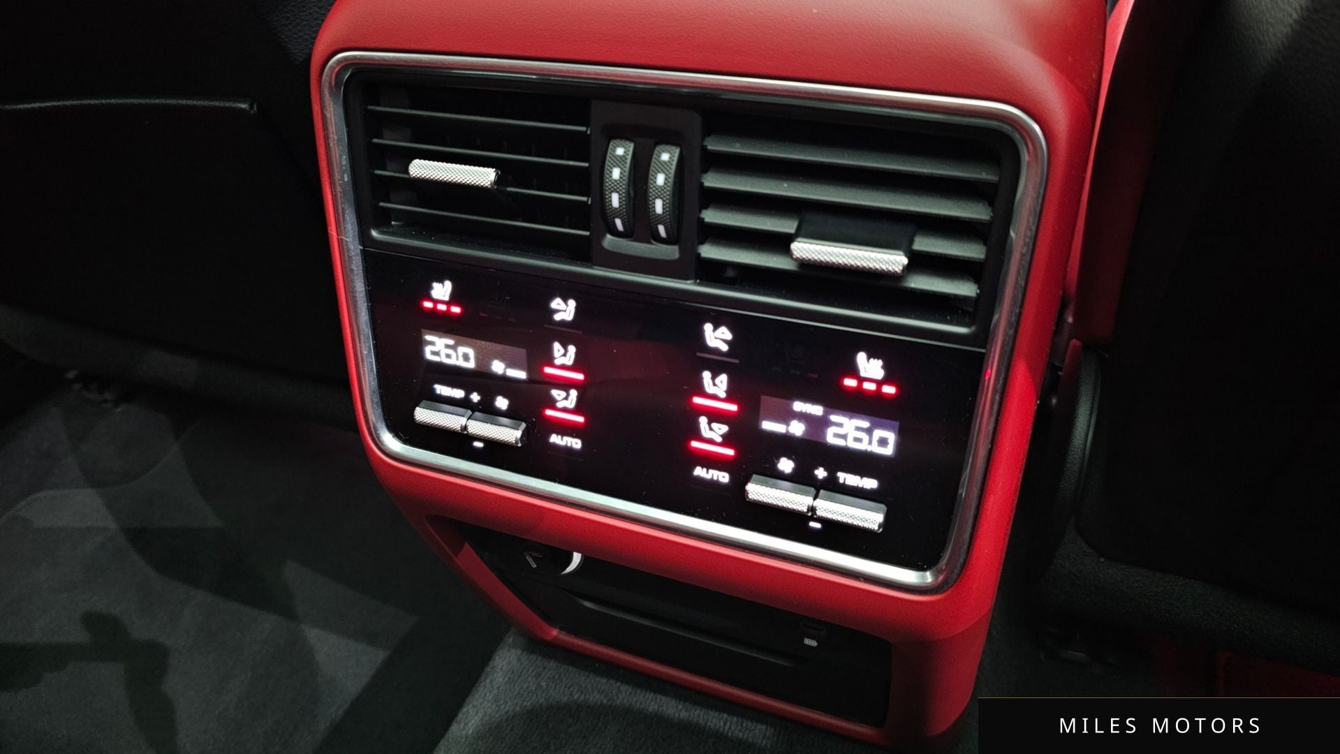 Porsche Cayenne 2023 — миниатюра 18
