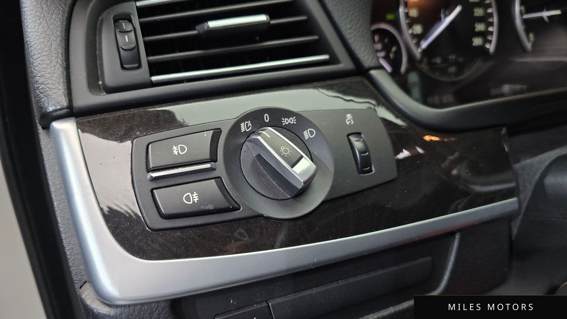 BMW 5 Series (F10) 2012 — миниатюра 17