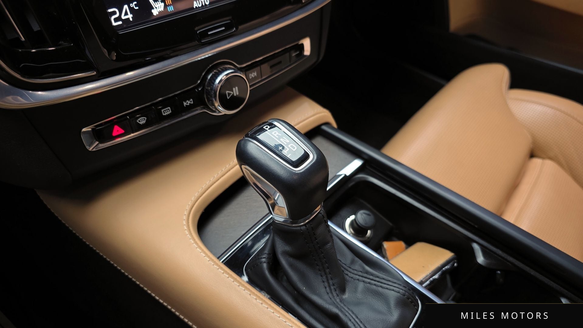 Volvo V90 크로스컨트리 2020 — миниатюра 9