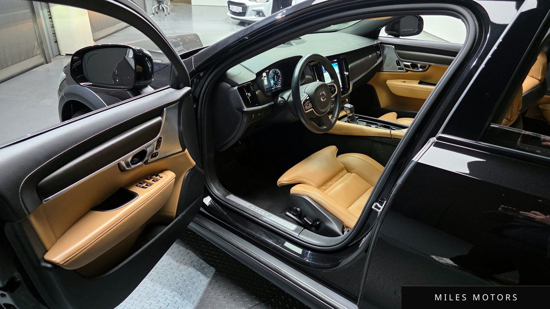 Volvo V90 크로스컨트리 2020 — миниатюра 10