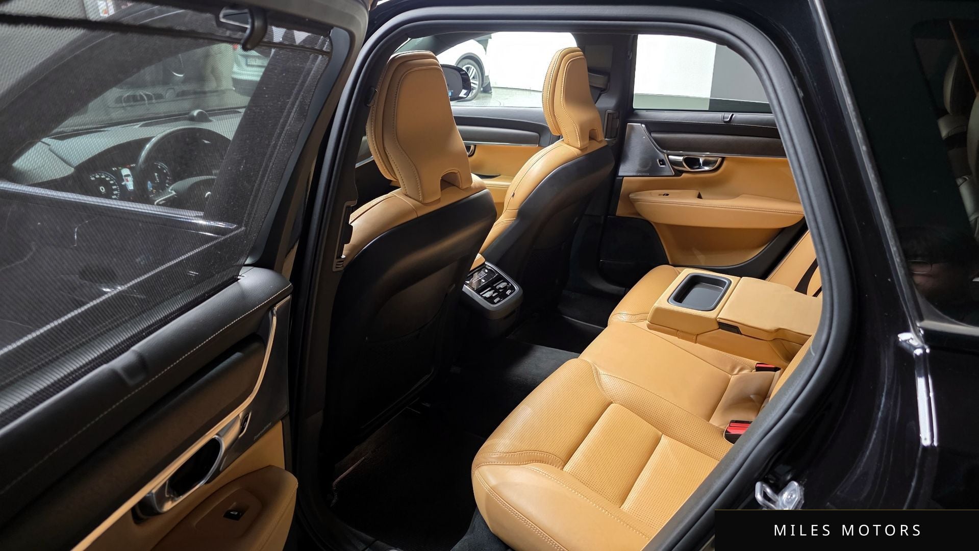 Volvo V90 크로스컨트리 2020 — миниатюра 11