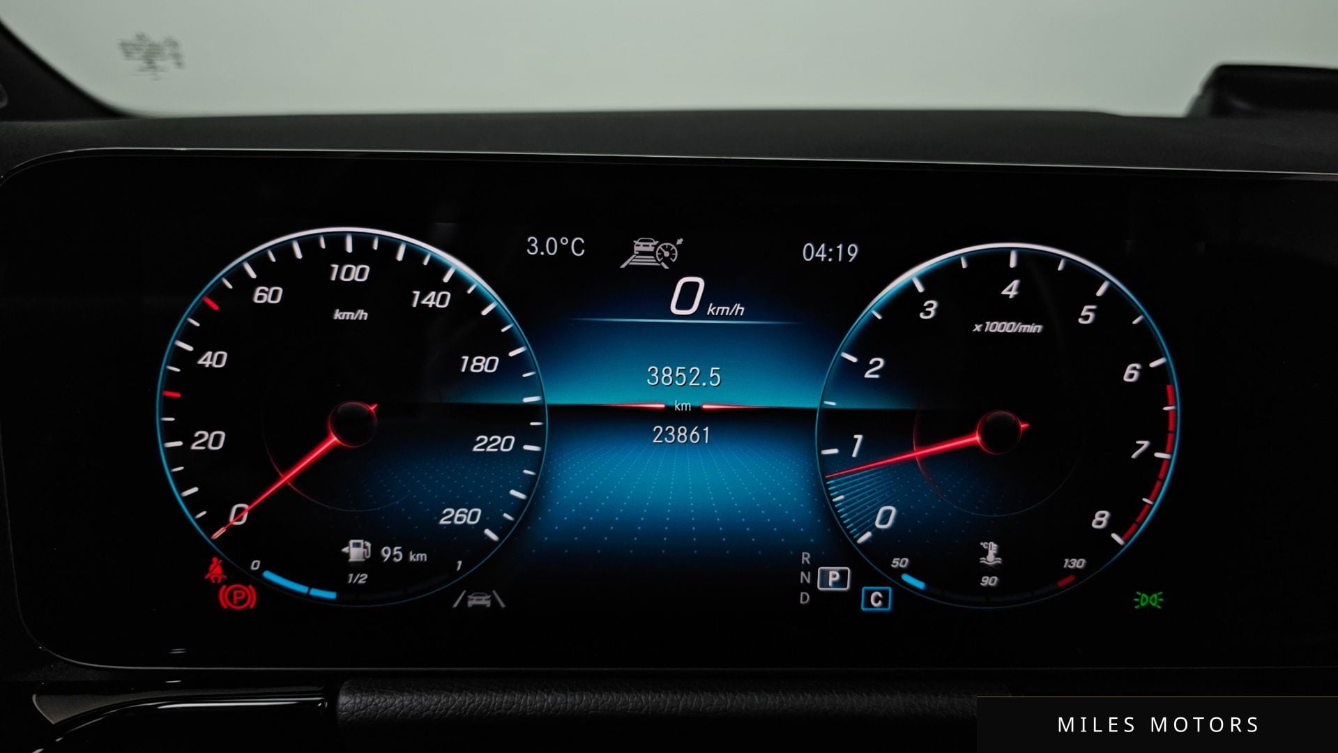 Mercedes-Benz GLA-Class H247 2021 — миниатюра 8