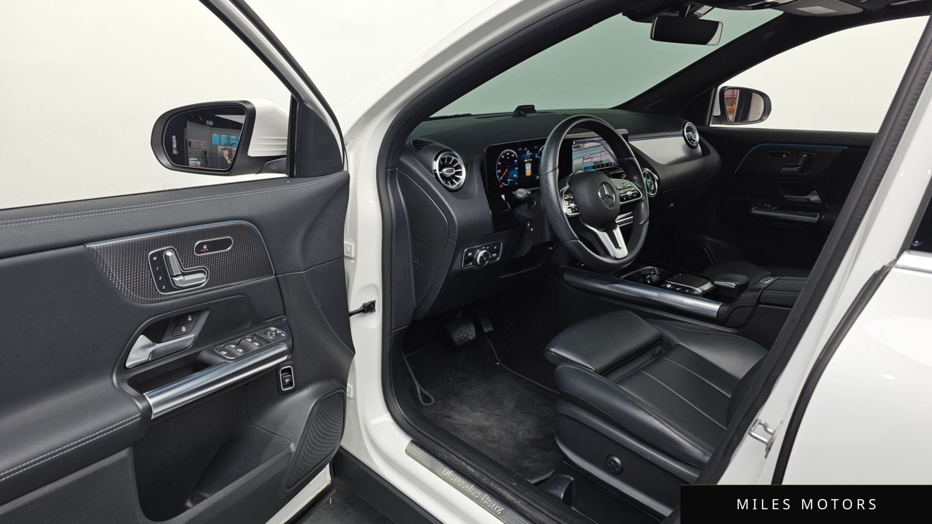 Mercedes-Benz GLA-Class H247 2021 — миниатюра 10