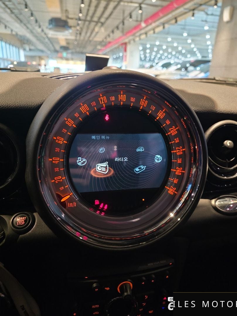 MINI Cooper D 2013 — миниатюра 12