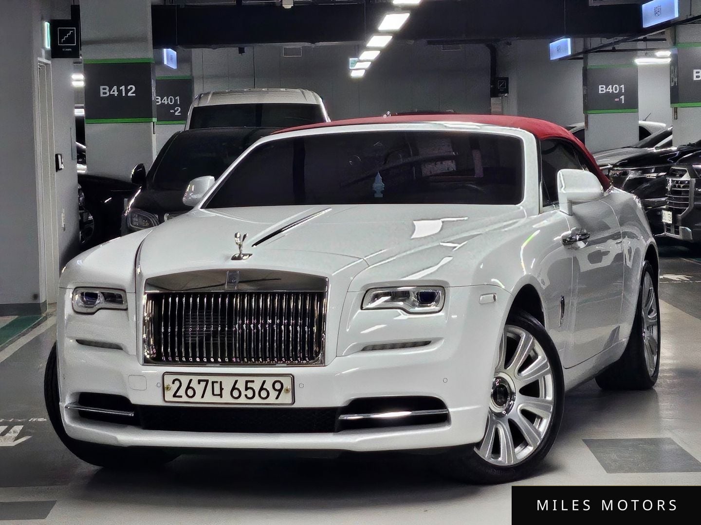 Rolls-Royce Dawn 2019 — фото 1 из 12