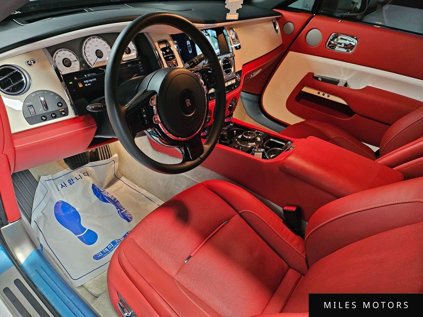 Rolls-Royce Dawn 2019 — миниатюра 7