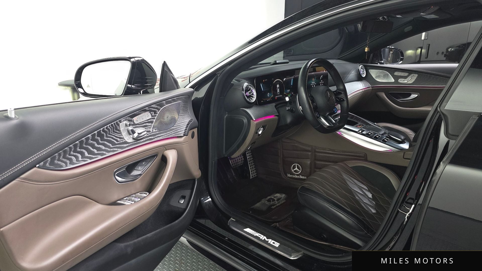 Mercedes-Benz AMG GT 2023 — миниатюра 9