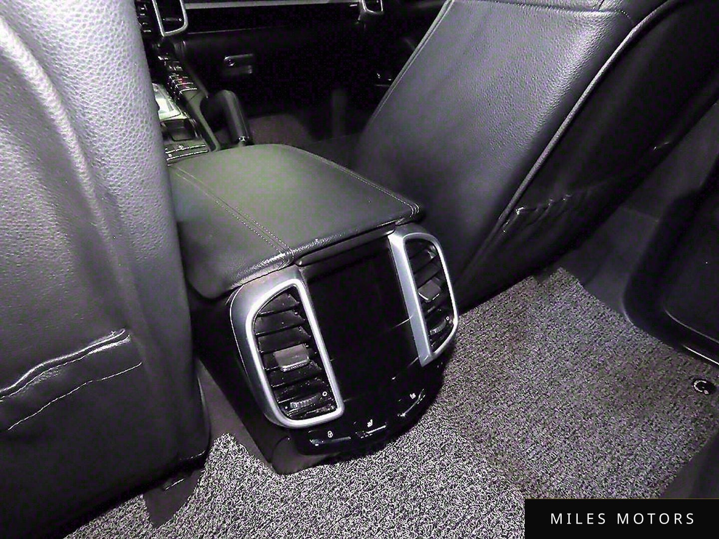 Porsche Cayenne 2015 — миниатюра 7
