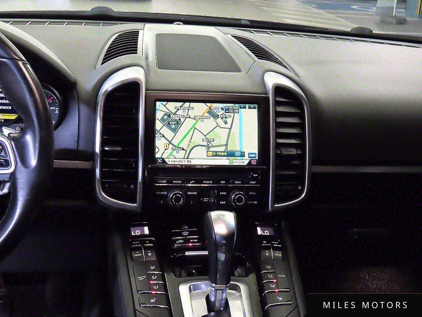 Porsche Cayenne 2015 — миниатюра 11