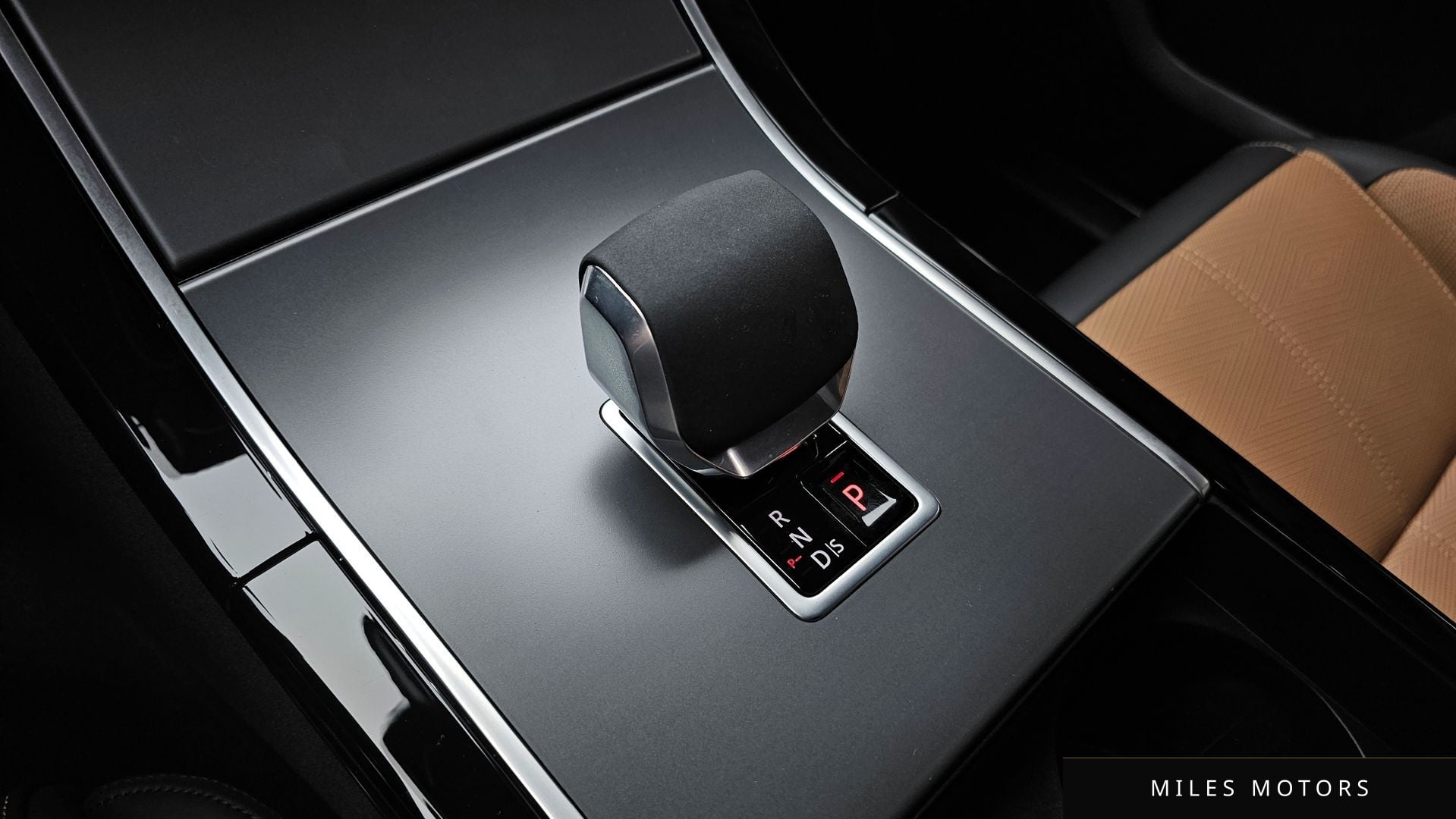 Land Rover Range Rover Velar 2025 — миниатюра 9