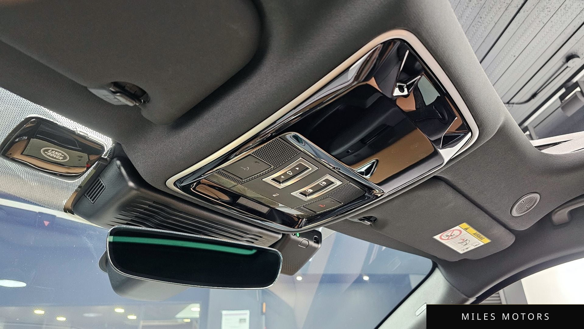 Land Rover Range Rover Velar 2025 — миниатюра 16