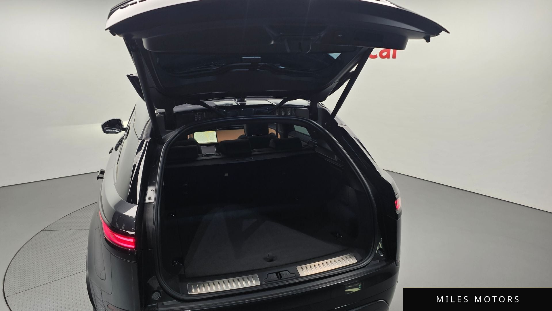 Land Rover Range Rover Velar 2025 — миниатюра 20