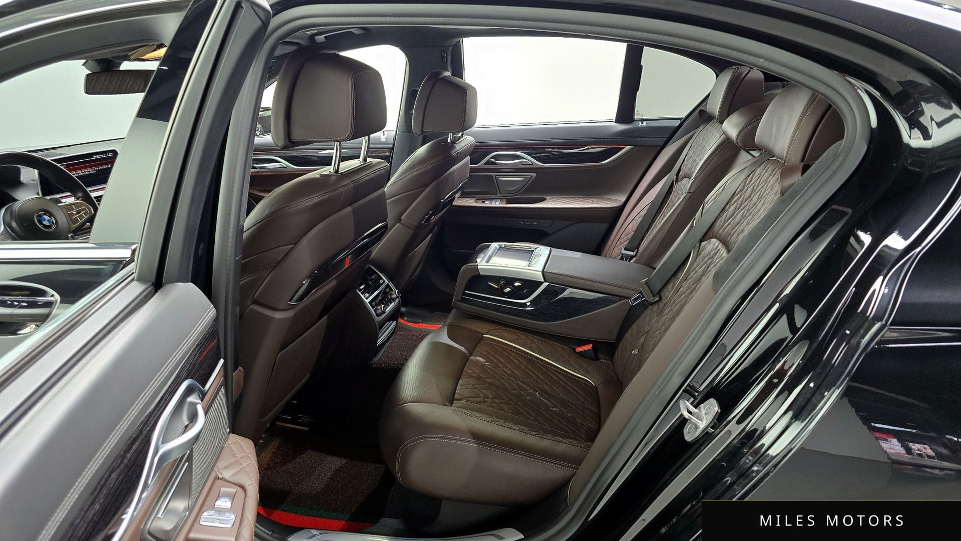 BMW 7 Series (G11) 2021 — миниатюра 11