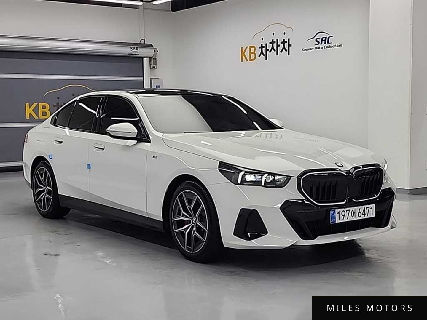 BMW 5 Series (G60) 2025 — миниатюра 4