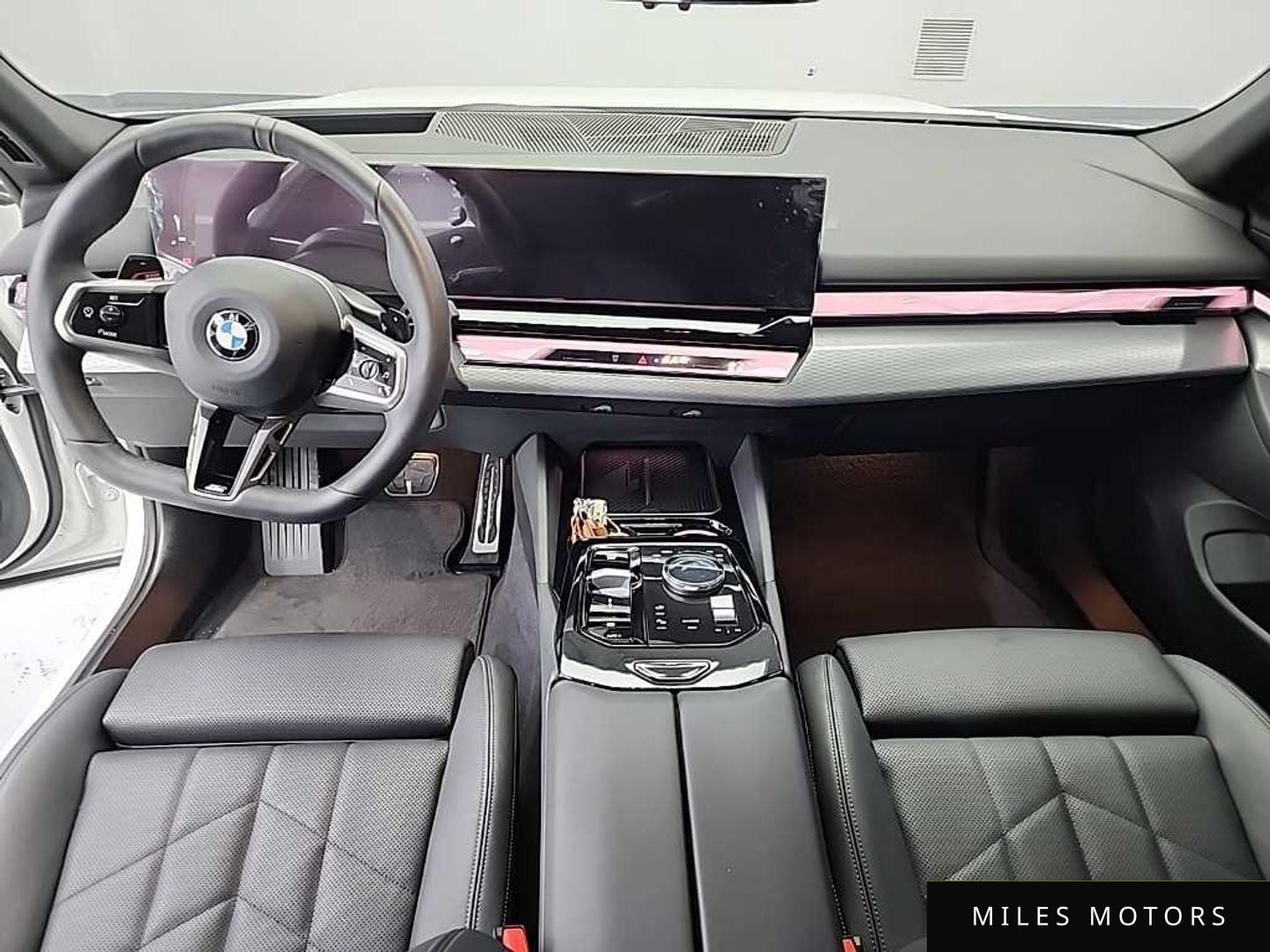 BMW 5 Series (G60) 2025 — миниатюра 7