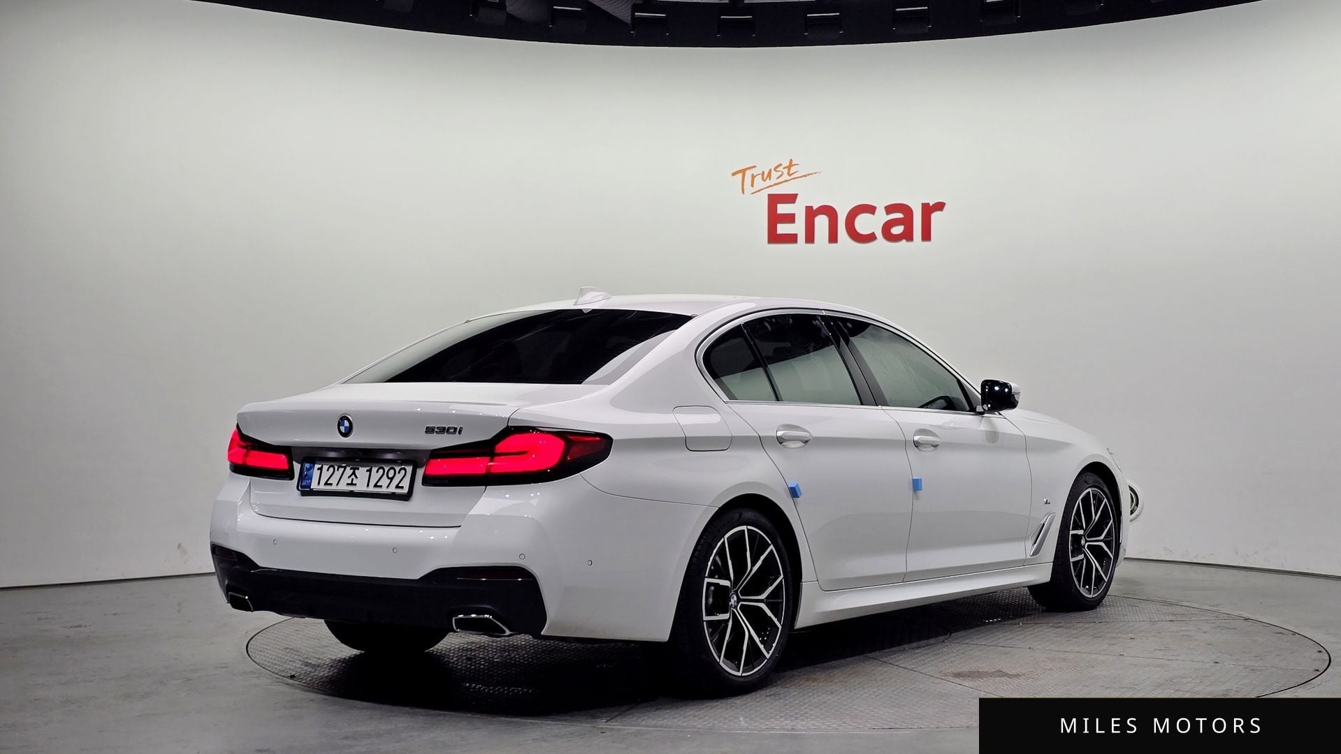 BMW 5 Series (G30) 2021 — миниатюра 2