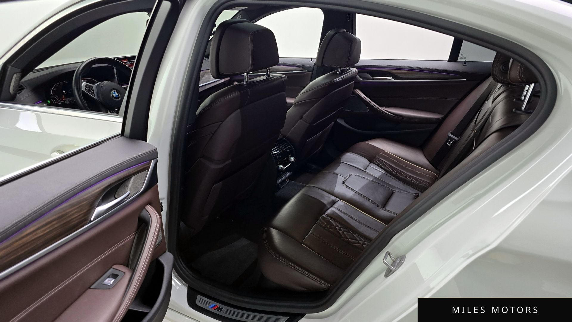BMW 5 Series (G30) 2021 — миниатюра 11