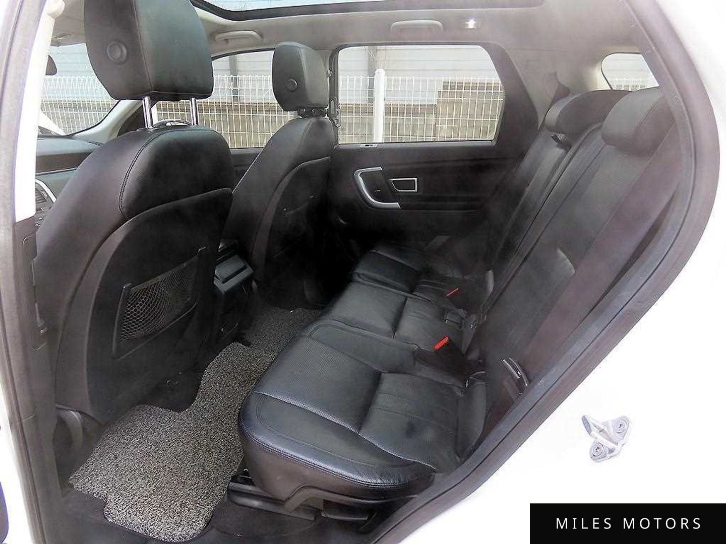 Land Rover Discovery Sport 2017 — миниатюра 6