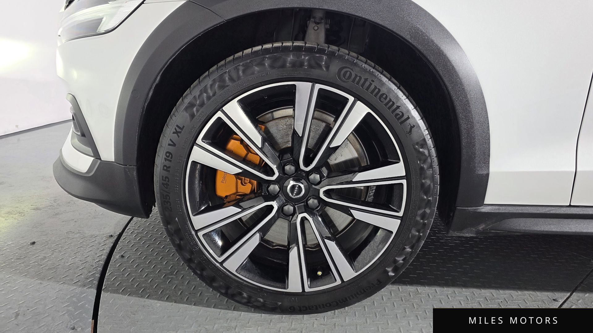 Volvo V60 2023 — миниатюра 4