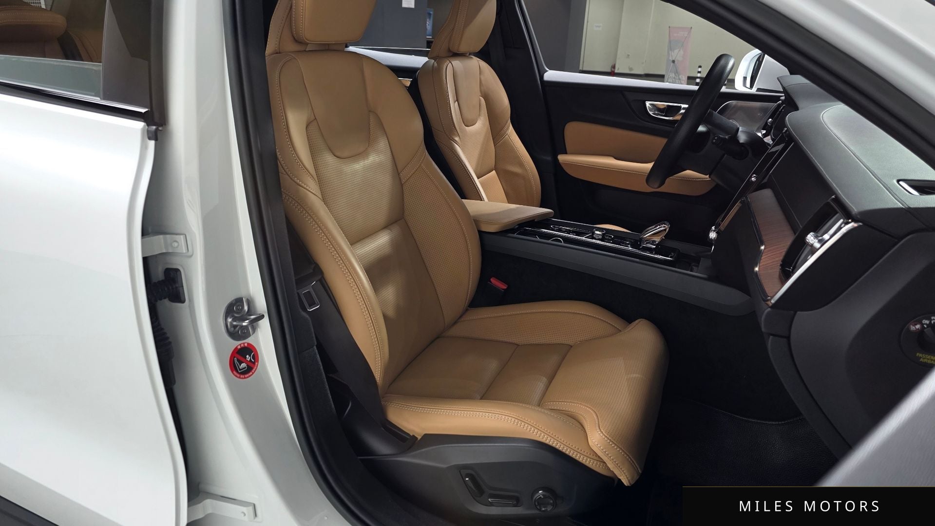 Volvo V60 2023 — миниатюра 9