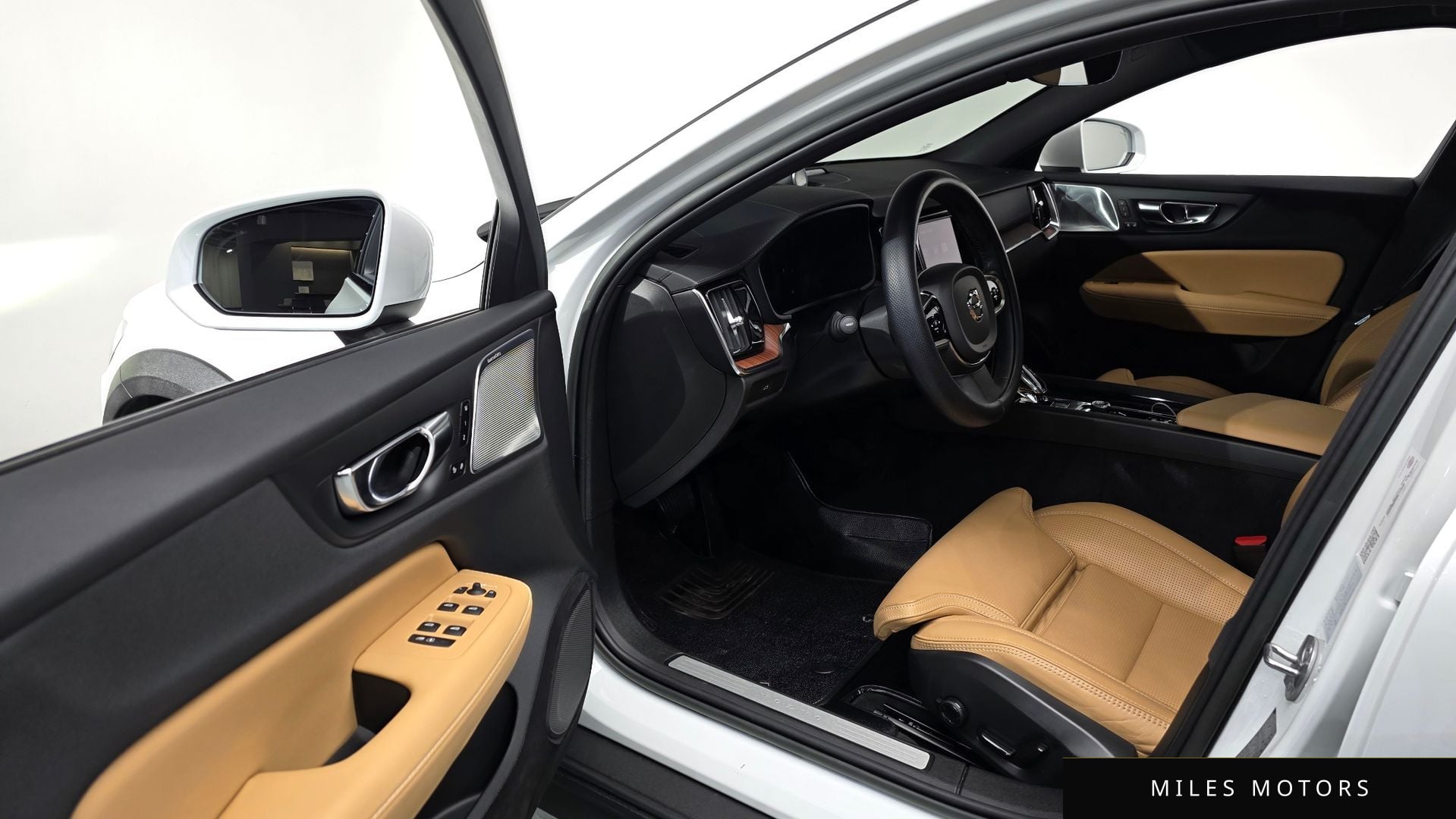 Volvo V60 2023 — миниатюра 11
