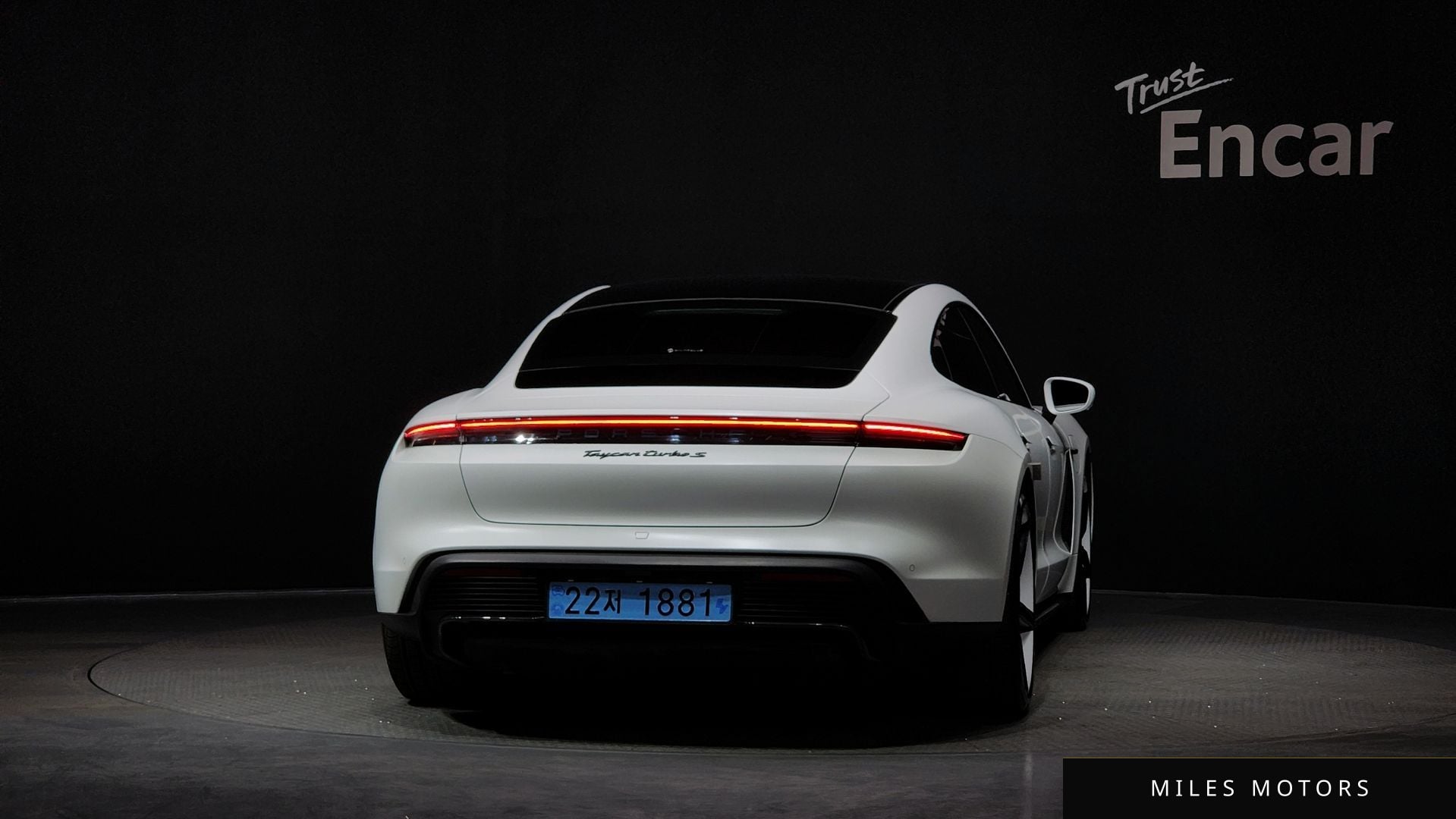 Porsche Taycan 2021 — миниатюра 4