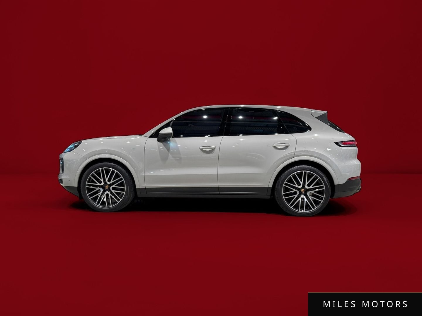Porsche Cayenne 2024 — фото 1 из 12
