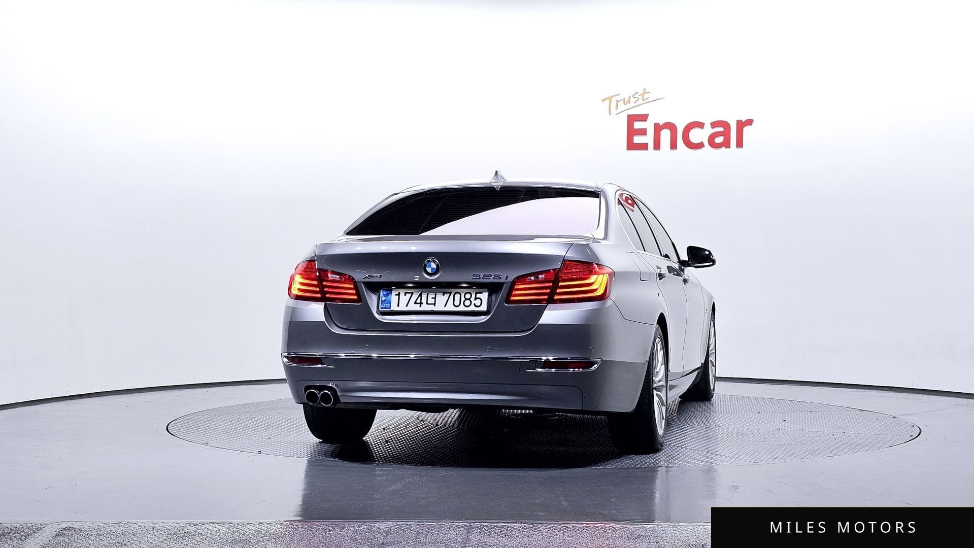 BMW 5 Series (F10) 2015 — миниатюра 4