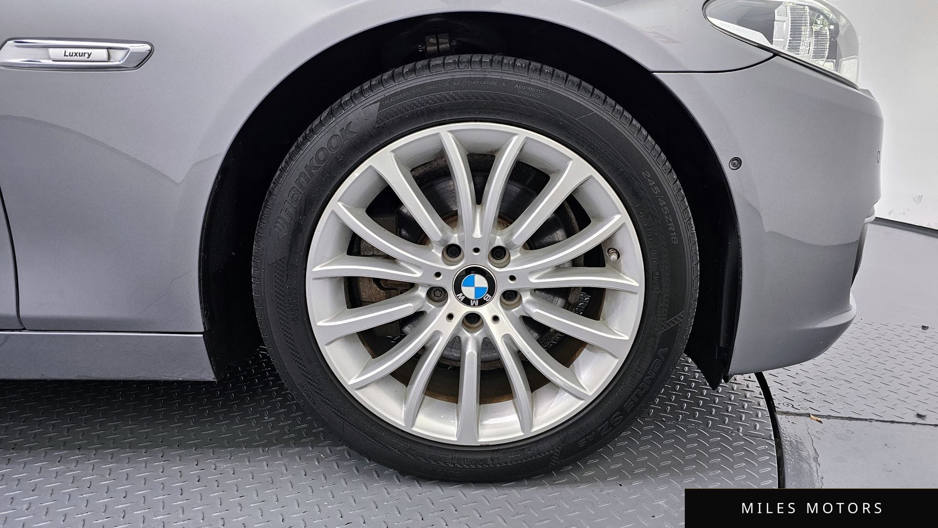 BMW 5 Series (F10) 2015 — миниатюра 5