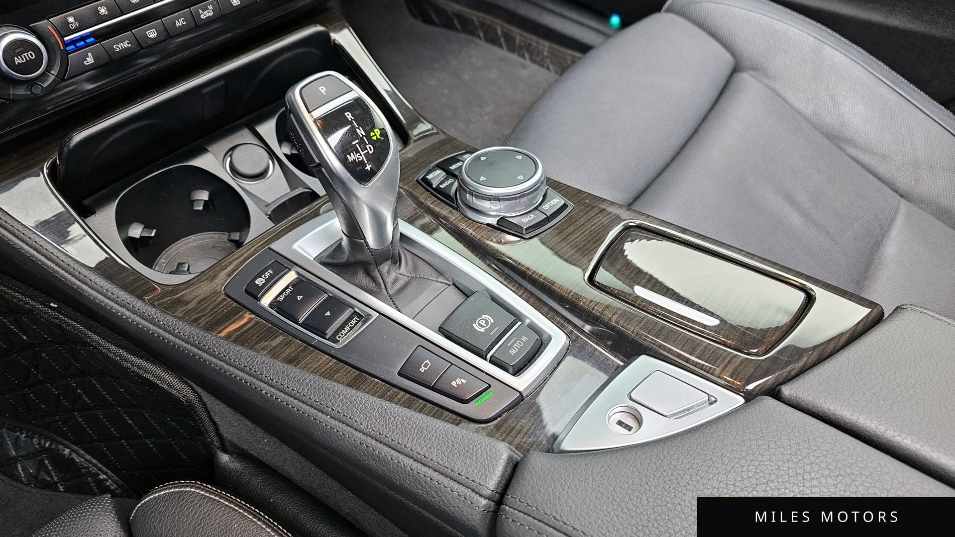 BMW 5 Series (F10) 2015 — миниатюра 9