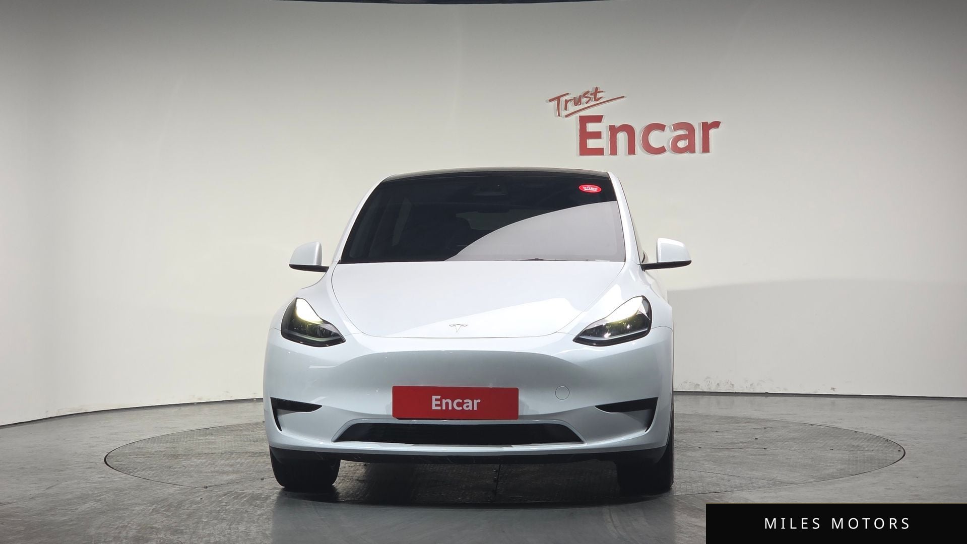 Tesla Model Y 2024 — миниатюра 2