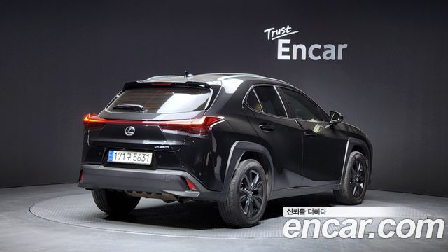 Лексус UX250h 2024 — миниатюра 2